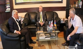 ՀՀ գլխավոր հյուպատոսի հանդիպումը Բաթումի քաղաքապետի հետ